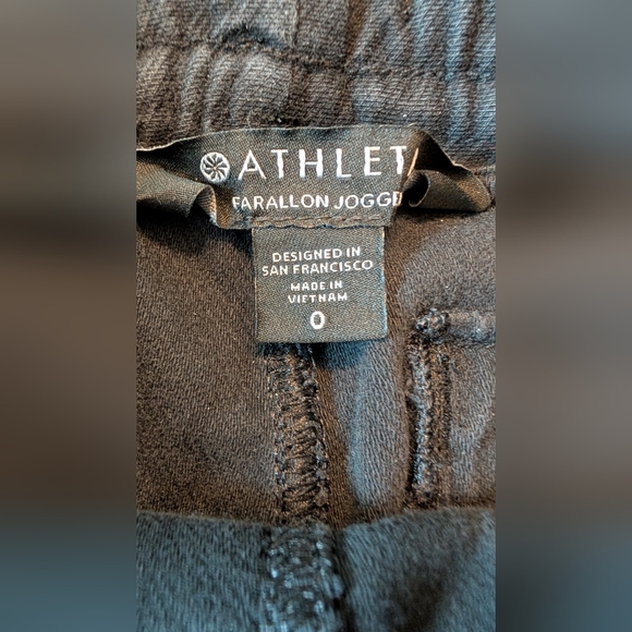 Athleta Farallon Jogger Pants, Black, Size 0 - Picture 8 of 13